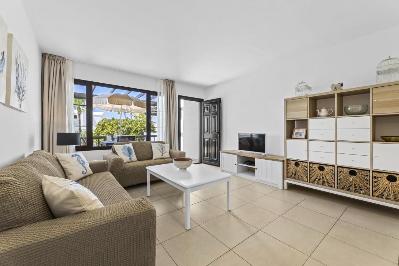 Casahost Bastian Boutique I Seaview Apartment Costa Teguise Ngoại thất bức ảnh